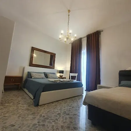 Appartement Casa Vacanze Cado Dalle Nubi 2 Ampie Stanze In 4-6 Posti Letto 1 Bagno Privato E Balconi Ideale Per Famiglie E Gruppo Di Amici